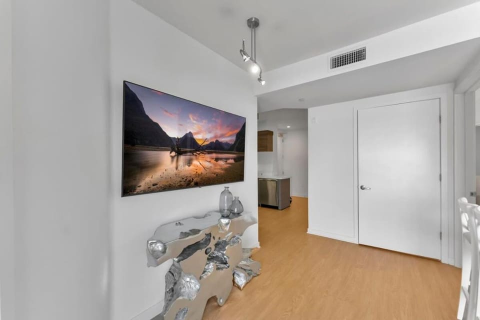 3 Lux large apartment heart of SM Apartment in Santa Monica