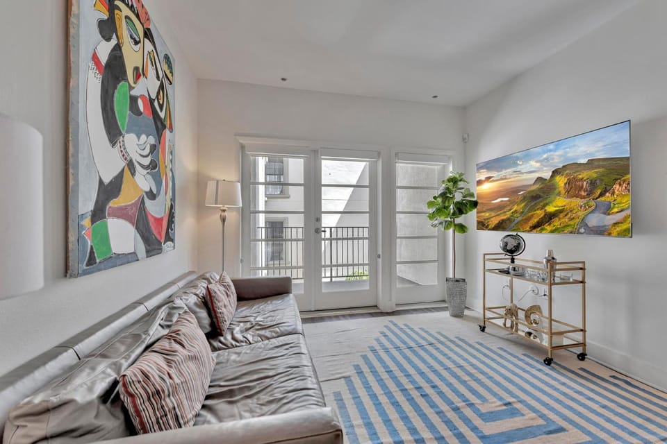 7 Large Down Town Santa Monica Apartment Apartment in Santa Monica