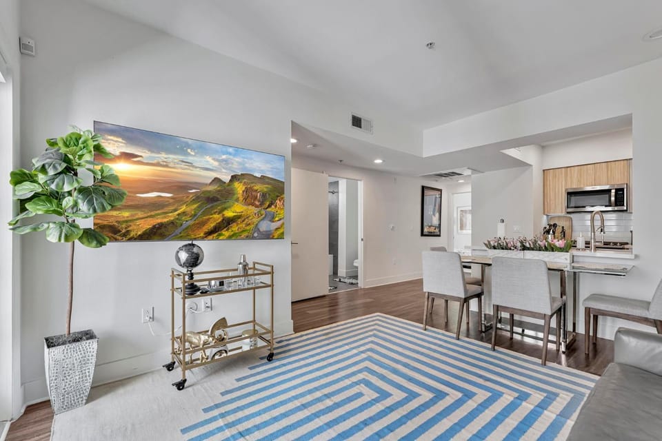 7 Large Down Town Santa Monica Apartment Apartment in Santa Monica