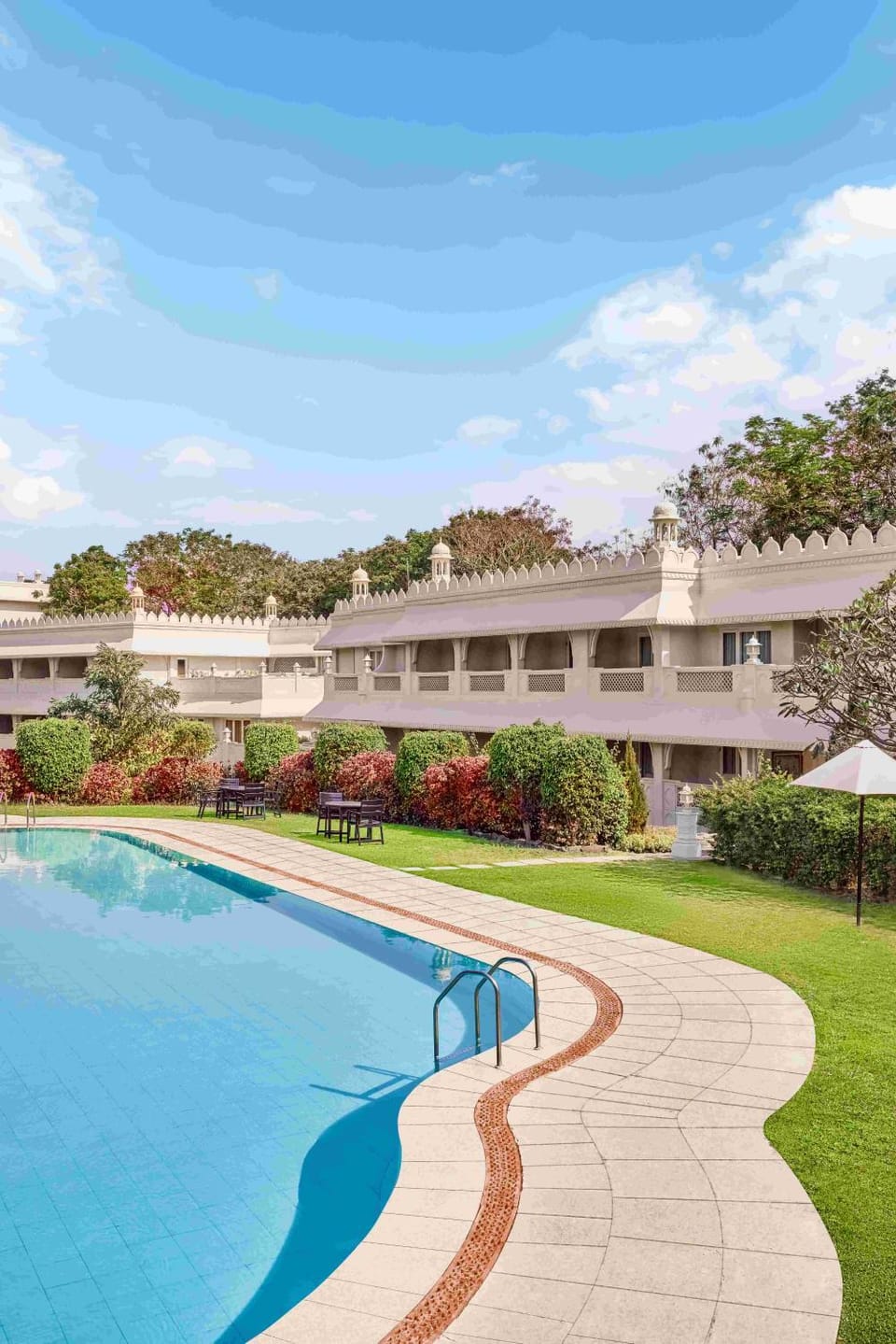 Property building, Day, Garden, Pool view, Swimming pool