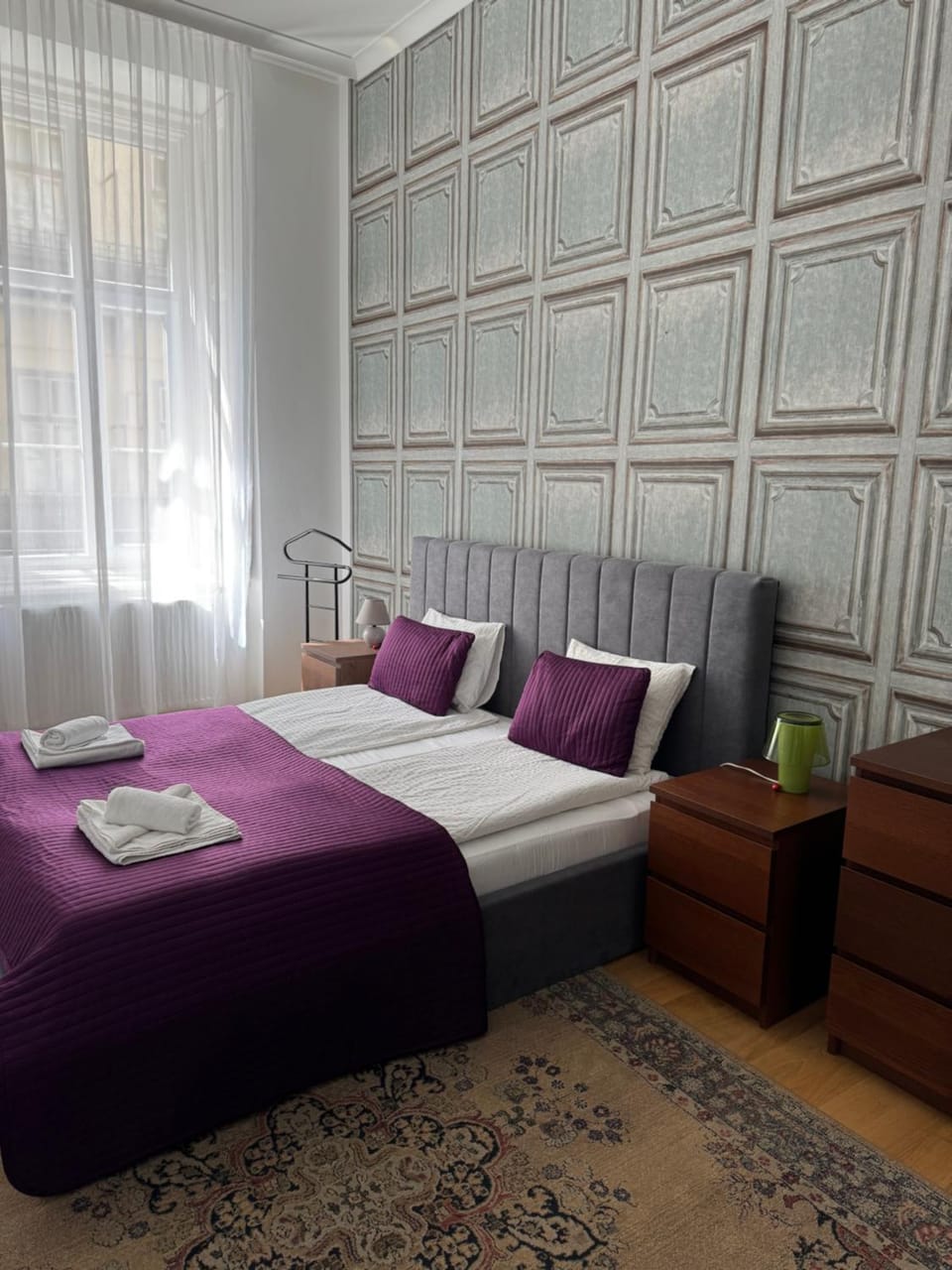 Your Gorgeous and Spacious Dream Home FREE Parking Apartment in Budapest