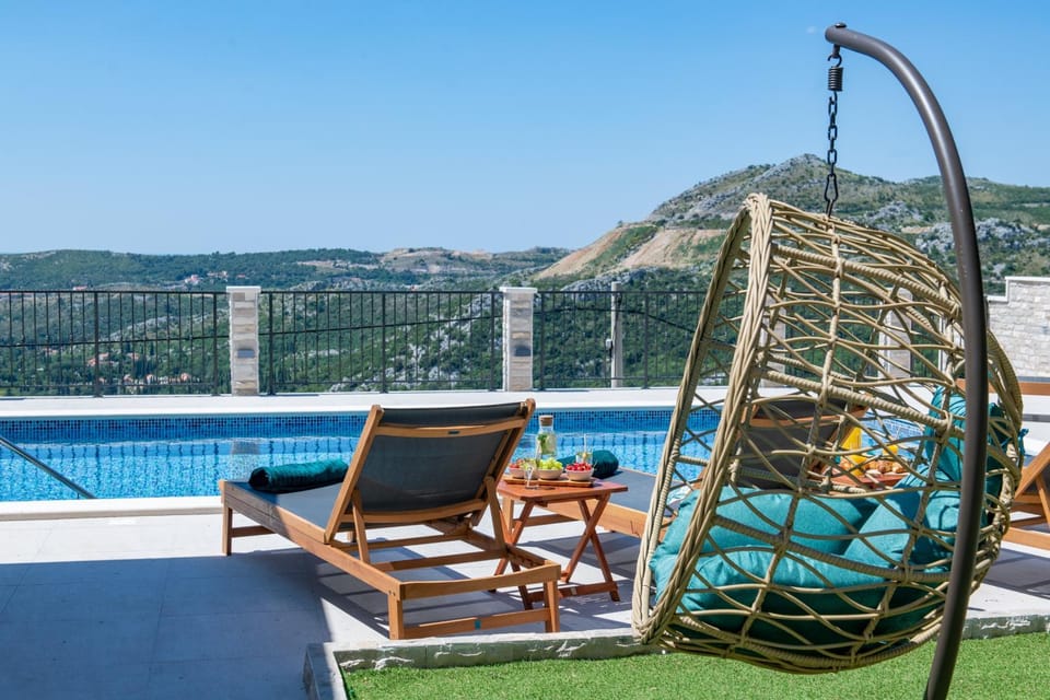 Pool view, Swimming pool