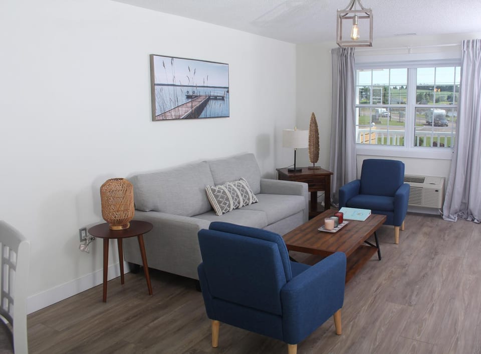 Gateway to Greenwich Suites Hotel in Prince Edward County