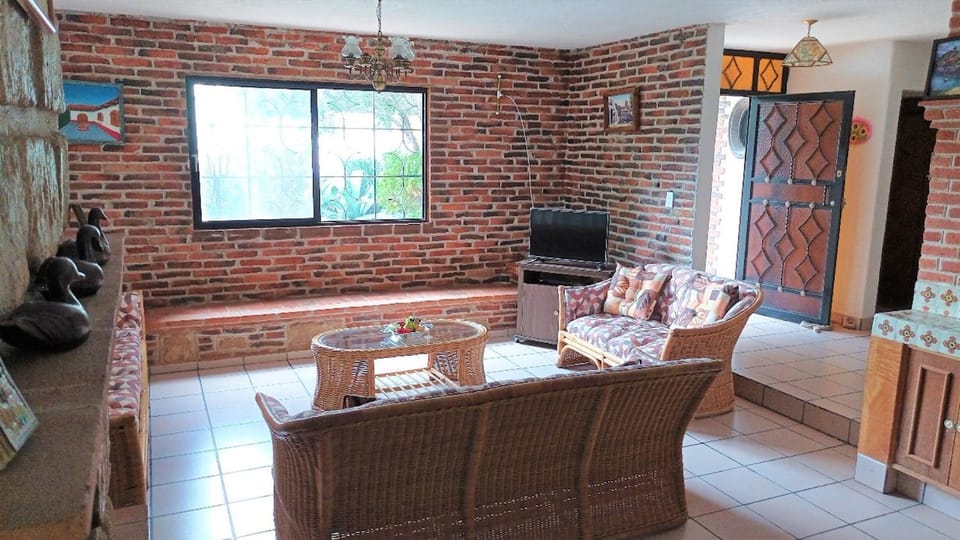 Communal lounge/ TV room, Living room