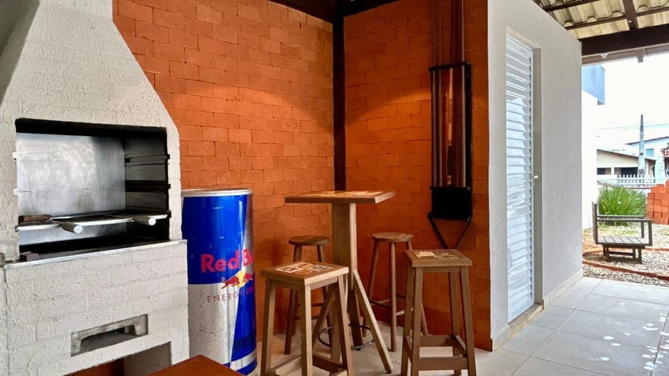 BBQ facilities, Bathroom, Dining area
