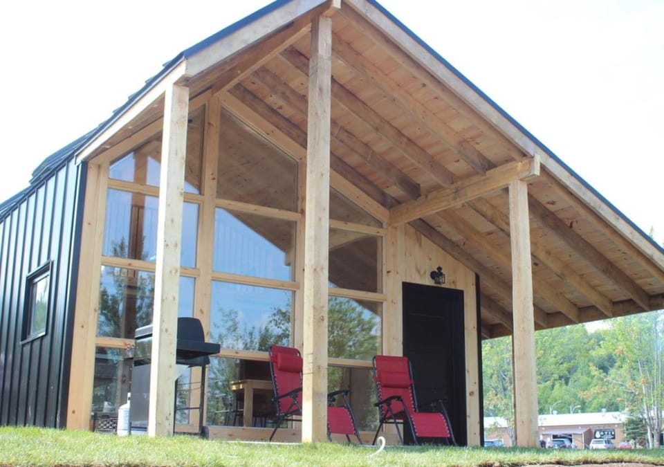 Property building, Day, BBQ facilities