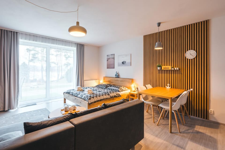 Bed, Living room, Photo of the whole room, Seating area