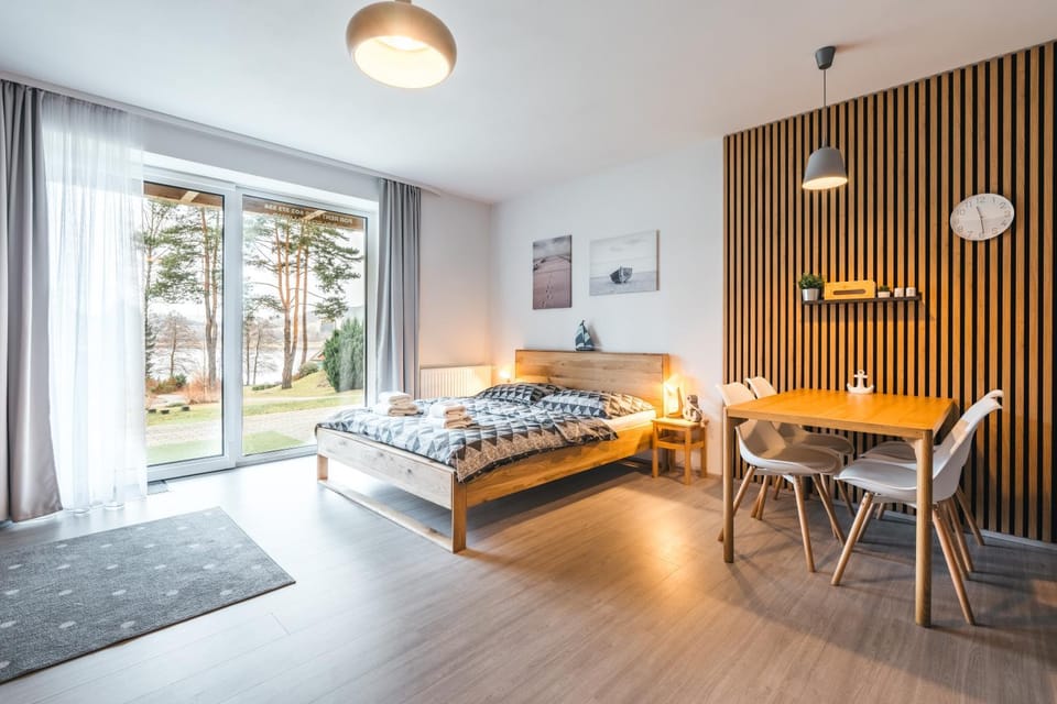 Bed, Living room