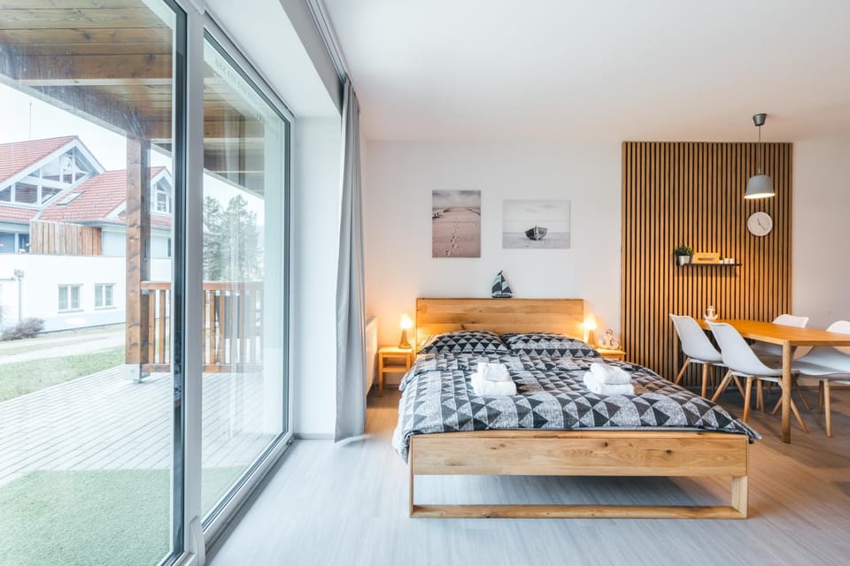 Bed, Living room