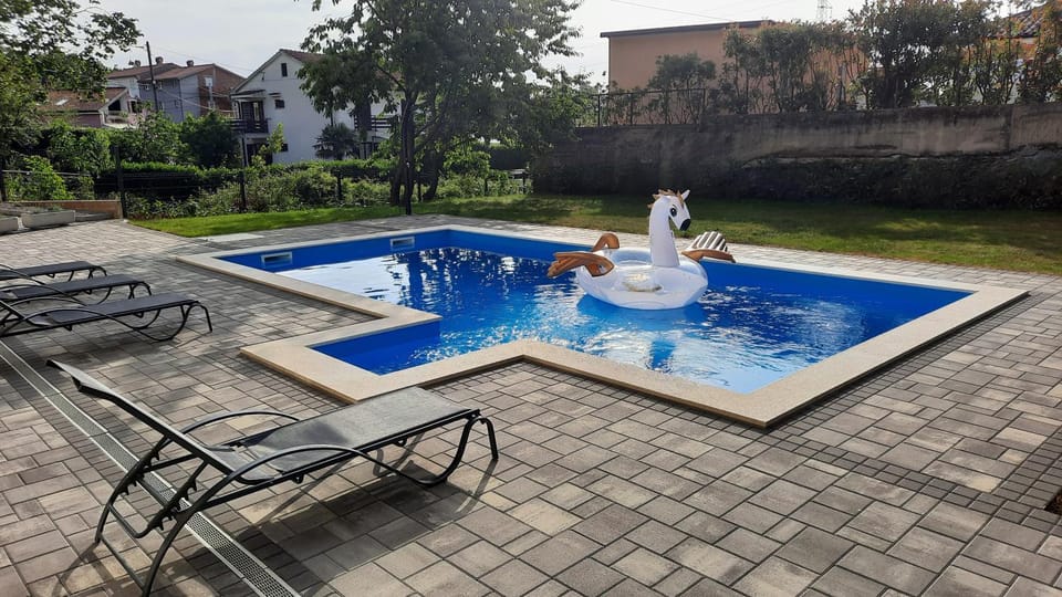 Pool view, Swimming pool