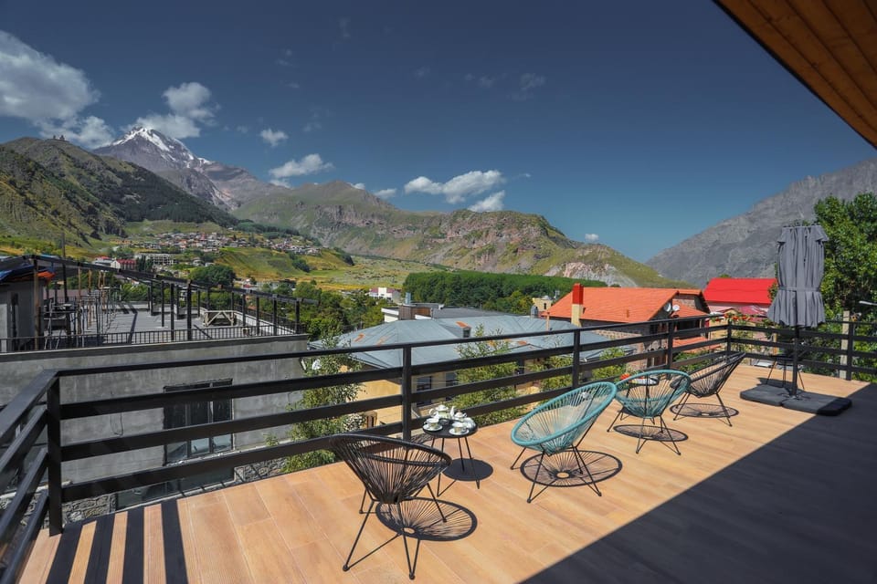 Balcony/Terrace, Mountain view