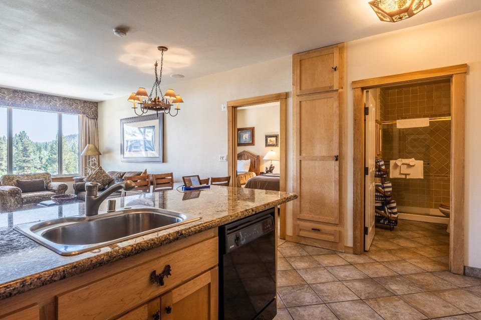 Kitchen or kitchenette