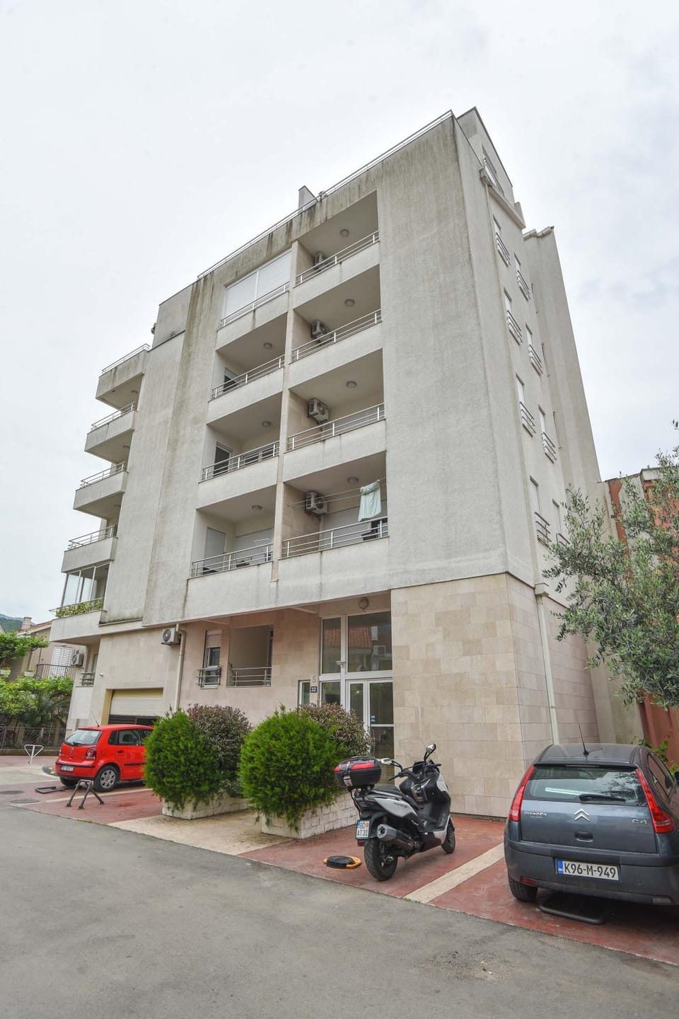 Modern Studio 200m from the Beach Apartment in Budva
