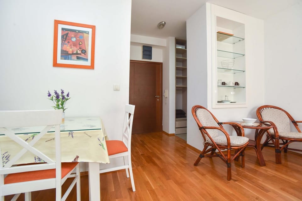 Modern Studio 200m from the Beach Apartment in Budva