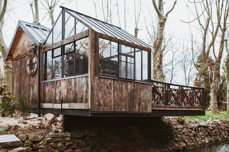 Cabane ForRest Glace, près de Lyon et Clermont Bed and Breakfast in Auvergne-Rhône-Alpes