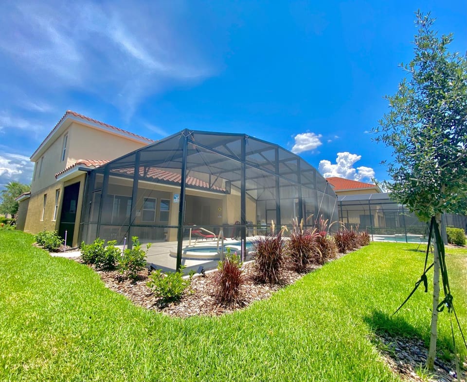 Property building, Spa and wellness centre/facilities, Garden view, Swimming pool
