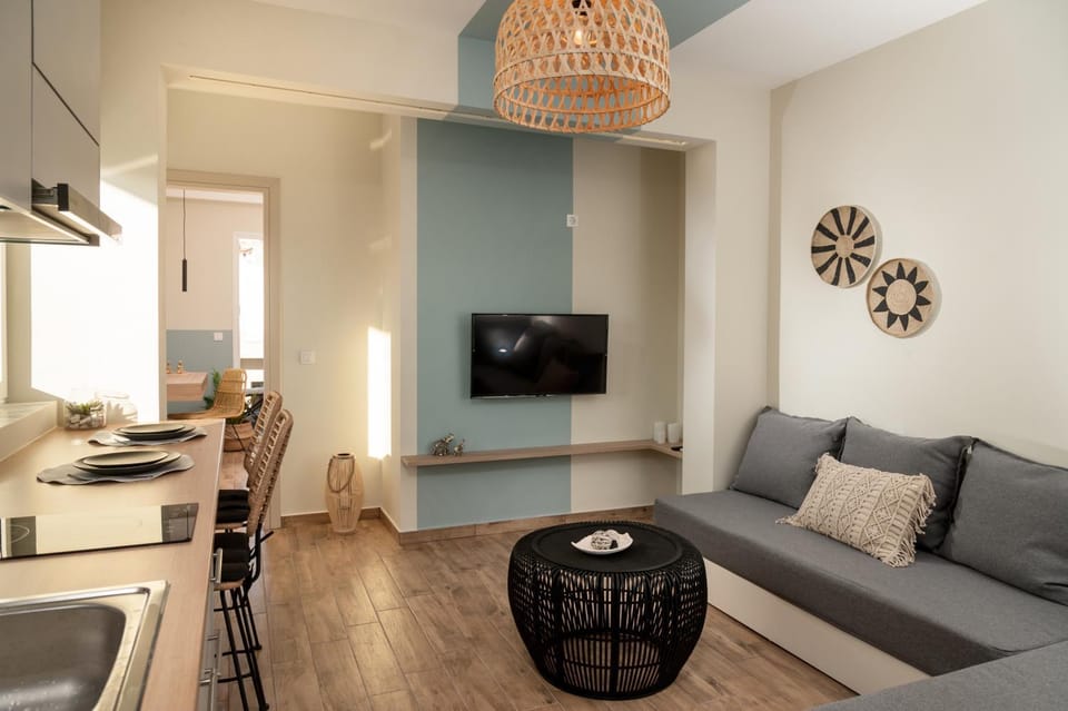 TV and multimedia, Living room, Seating area, Dining area