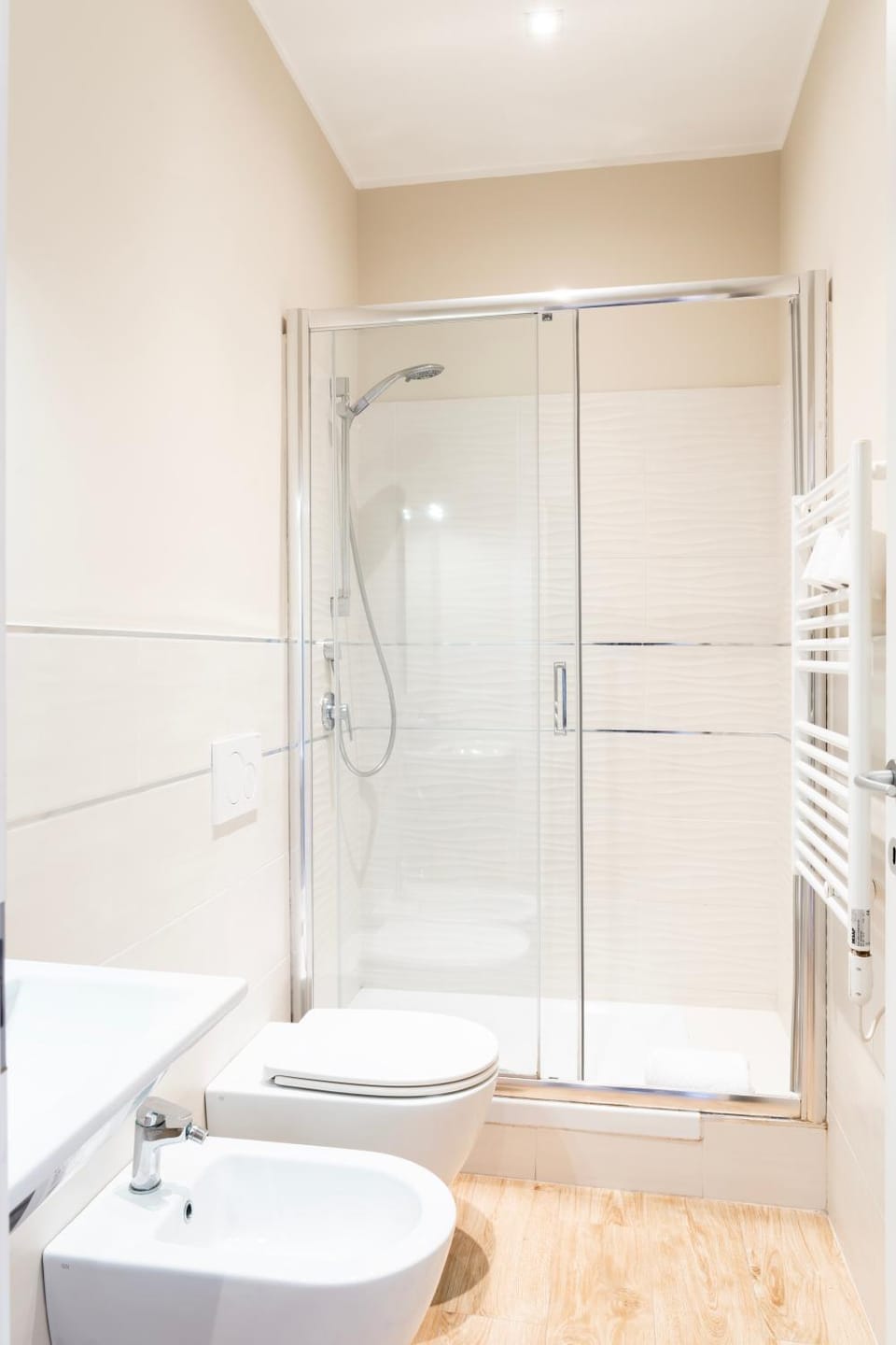 Shower, Toilet