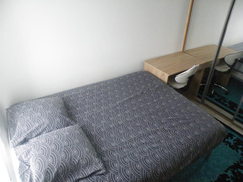 Bed, Seating area, Bedroom