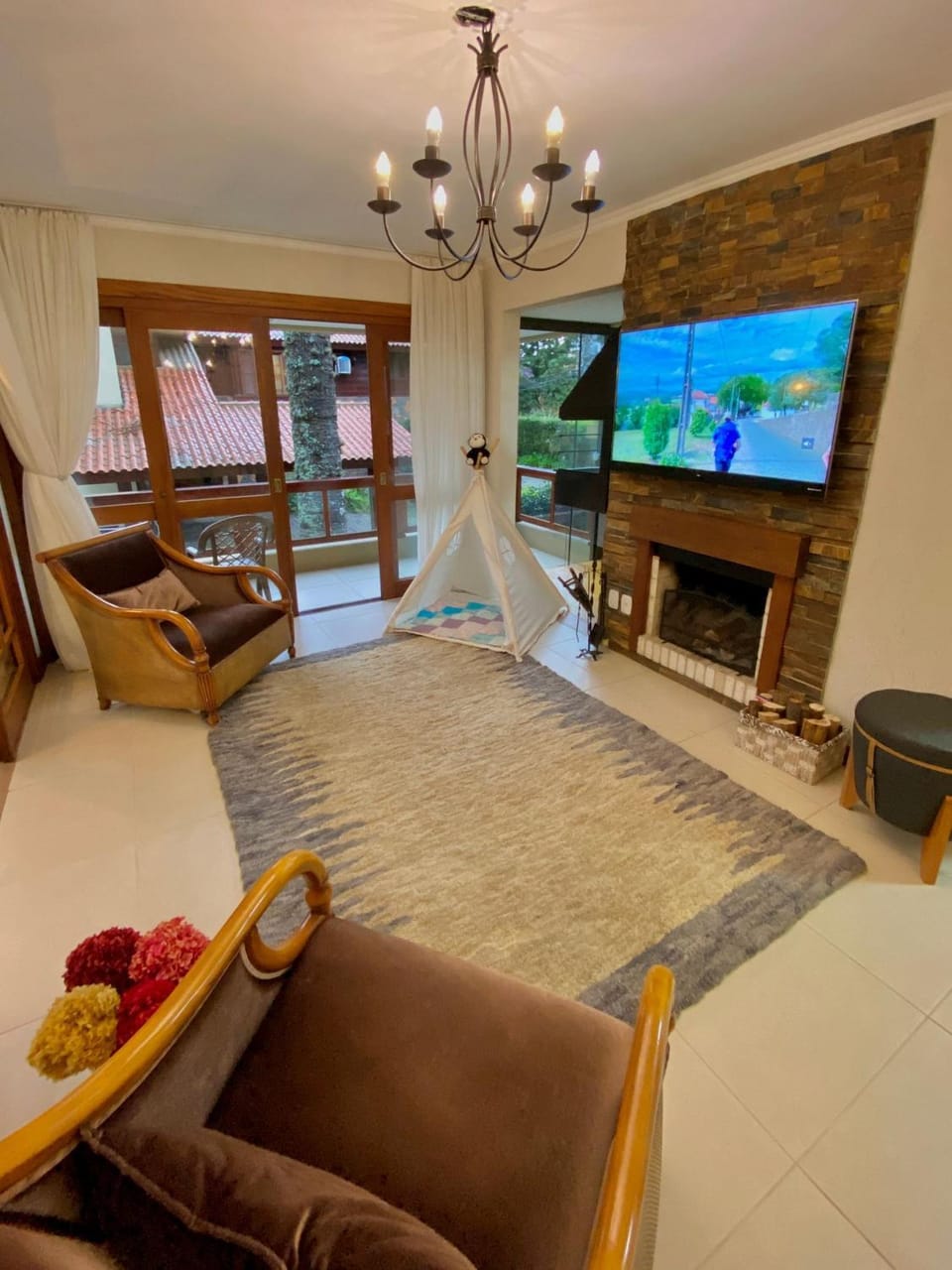 Communal lounge/ TV room, Living room, flat iron