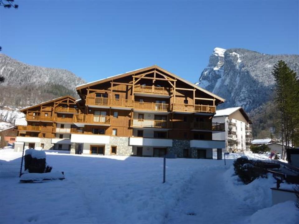 Appartement T3 cosy avec balcon au centre de Samoëns - FR-1-624-31 Apartment in Samoëns