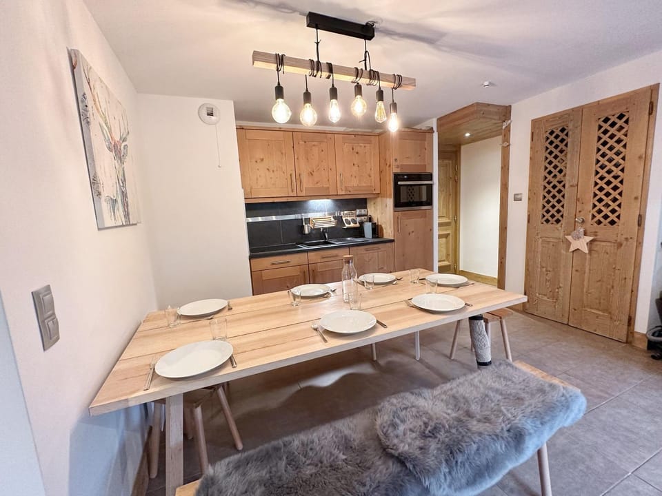 Charmant T3 au cœur de Samoëns avec jardin, parking et proche ski-bus Apartment in Samoëns
