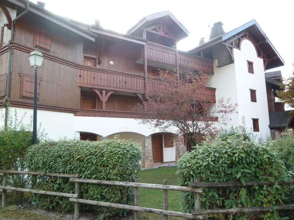 Appartement T2 au cœur du village avec parking - FR-1-624-20 Apartment in Samoëns