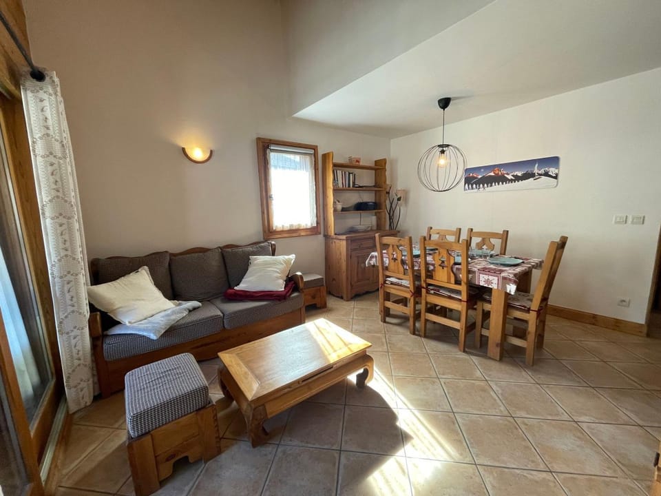 Appartement centre village avec balcon et animaux admis - FR-1-624-49 Apartment in Samoëns