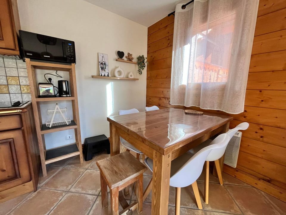 Appartement T3 au cœur de Samoëns avec balcon et parking privatif - FR-1-624-54 Apartment in Samoëns