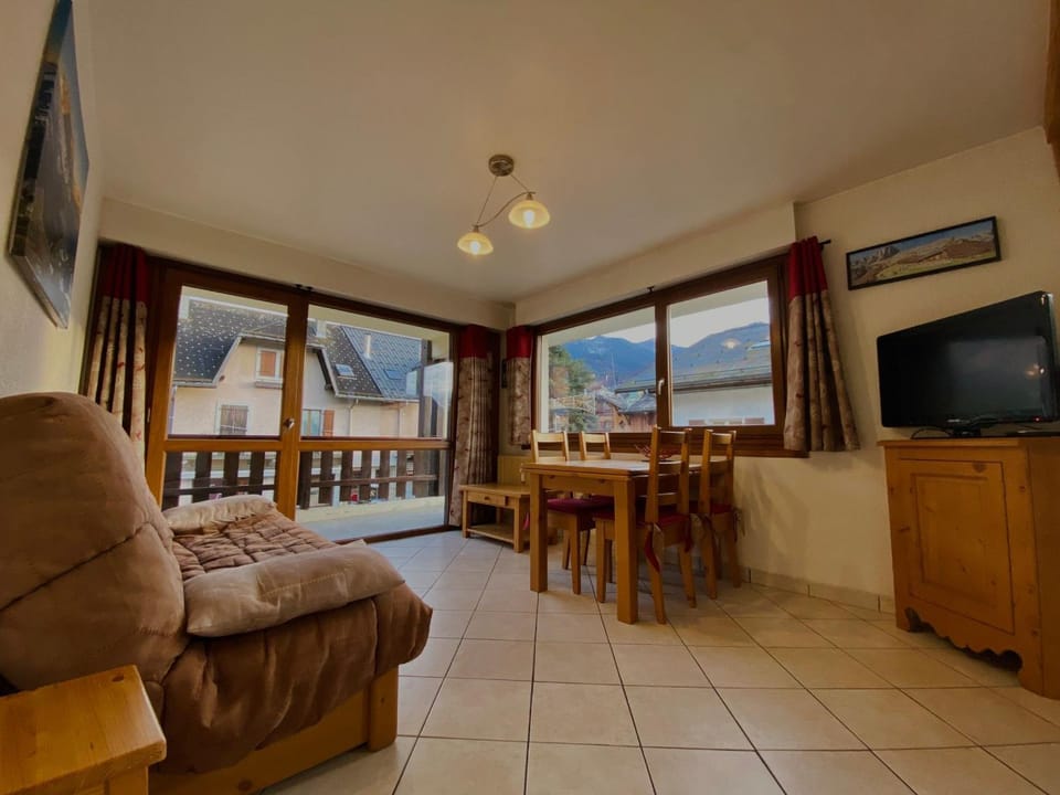 Appartement T2 avec balcon au centre de Samoëns - FR-1-624-44 Apartment in Samoëns