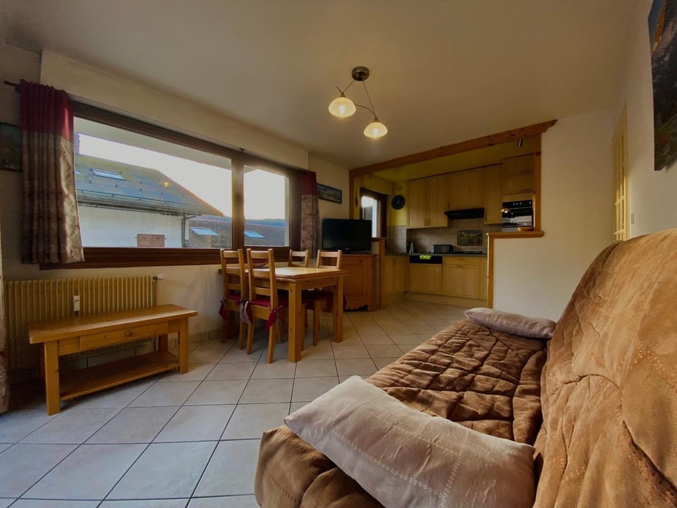 Appartement T2 avec balcon au centre de Samoëns - FR-1-624-44 Apartment in Samoëns