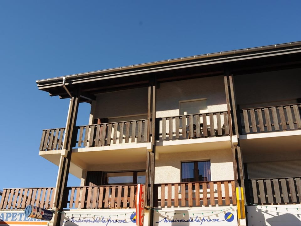 Appartement T2 avec balcon au centre de Samoëns - FR-1-624-44 Apartment in Samoëns