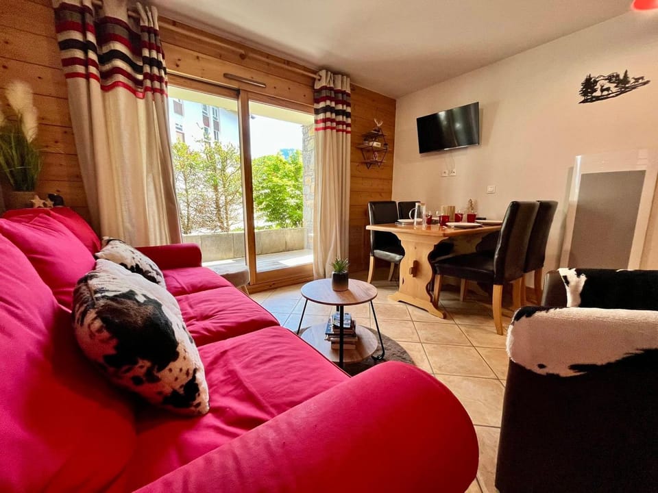 Superbe appartement au centre de Samoëns avec terrasse - FR-1-624-46 Apartment in Samoëns