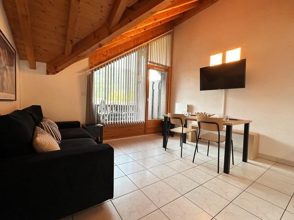 Charmant T2 en centre-ville avec balcon et animaux acceptés - FR-1-624-43 Apartment in Samoëns
