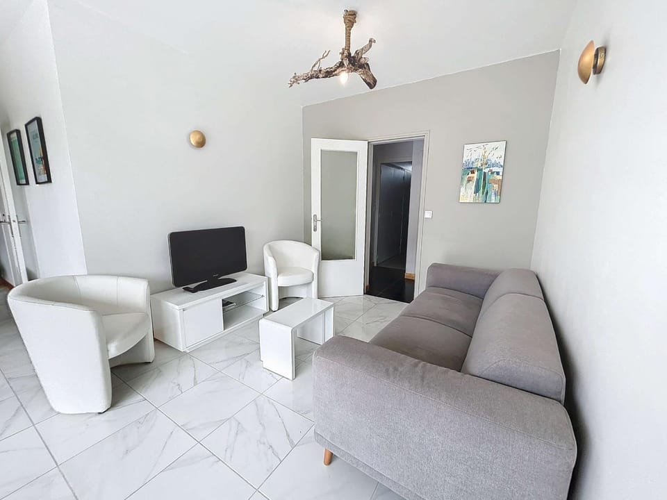 Maison calme, proche plage et commerces à Jullouville, jardin clos, 3 chambres, idéale vacances - FR-1-361-381 House in Jullouville