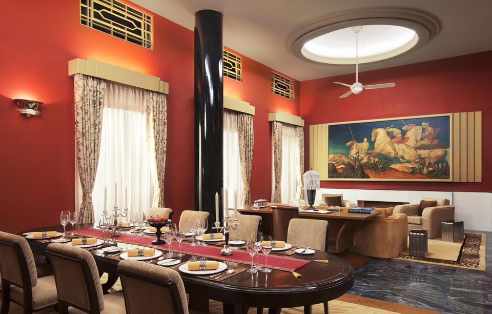 Photo of the whole room, Dining area