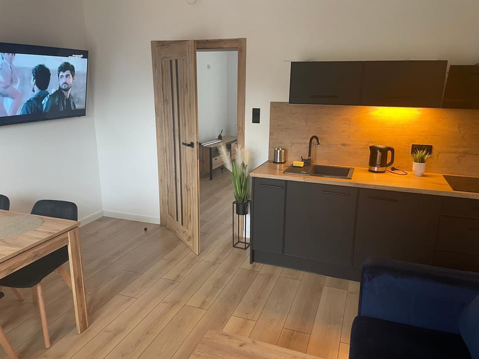 TV and multimedia, Coffee/tea facilities, Kitchen or kitchenette, Dining area