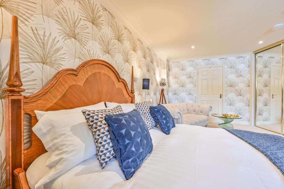 Bed, Bedroom, wardrobe