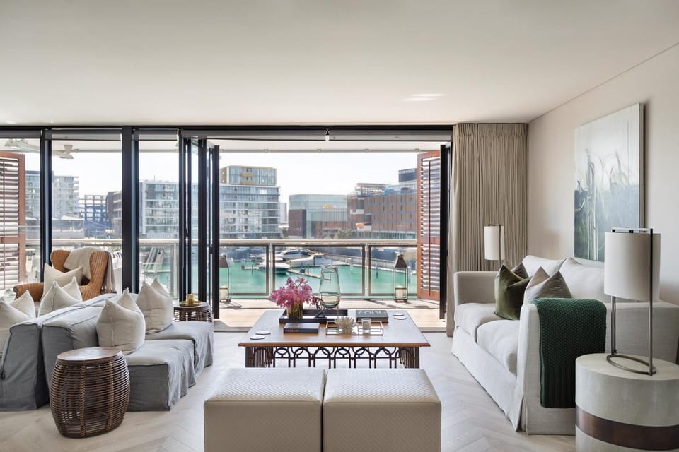 Day, TV and multimedia, View (from property/room), Balcony/Terrace, Living room, Food and drinks, Photo of the whole room, Seating area, City view, Sea view, air conditioner