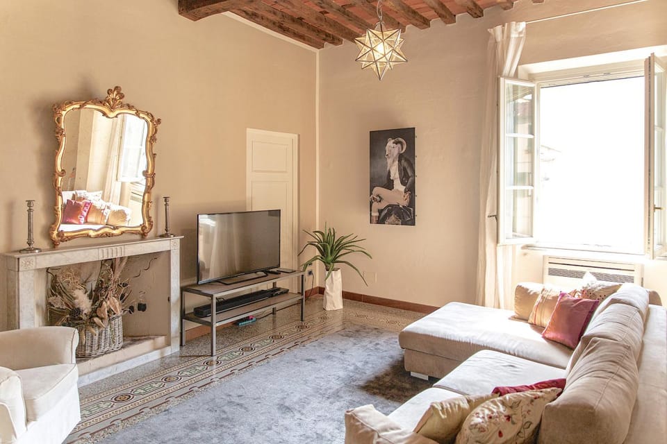 Communal lounge/ TV room, Living room