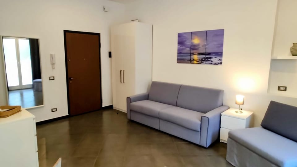 Bed, Living room, wardrobe