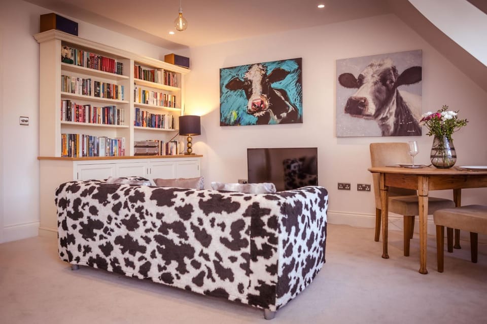 Artist's Loft - stylish 1-bed just 5 mins stroll from the beach Apartment in Hastings