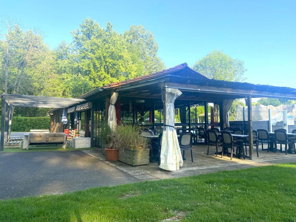 Camping L'Etruyere Campground/ 
RV Resort in Pays de la Loire
