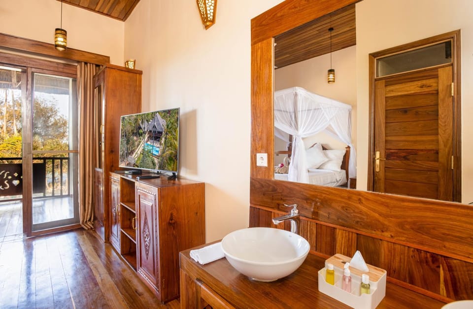 Bed, TV and multimedia