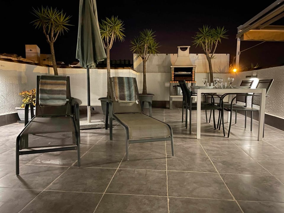 Patio, BBQ facilities