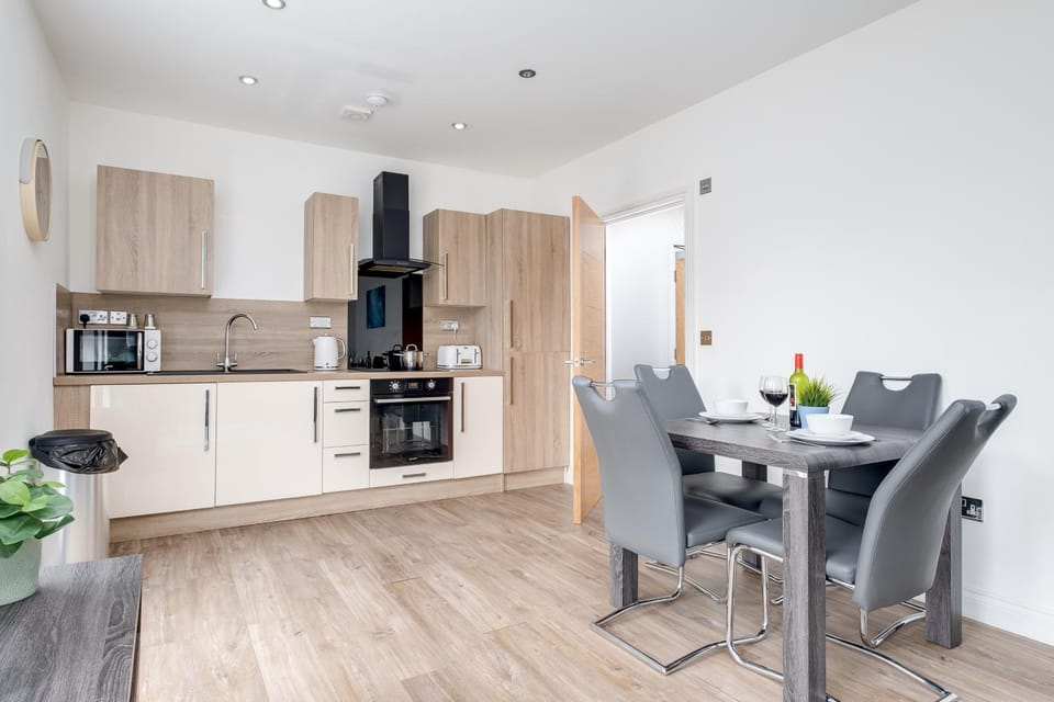 Pluxa Blue Sapphire Luxury Stay Free parking Free WIFI - Walk Everywhere, Travel, Biz, Leisure Apartment in Birmingham