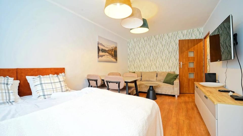 Bed, Living room