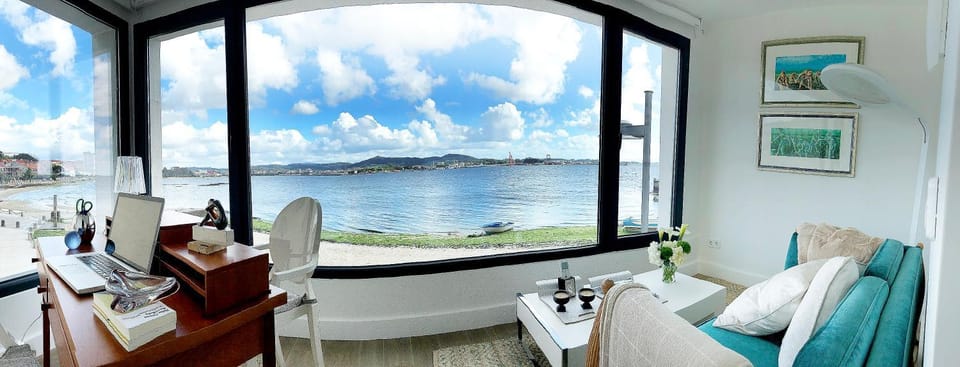 Casa Maeca. En la playa y recién reformada. Villa in O Salnés