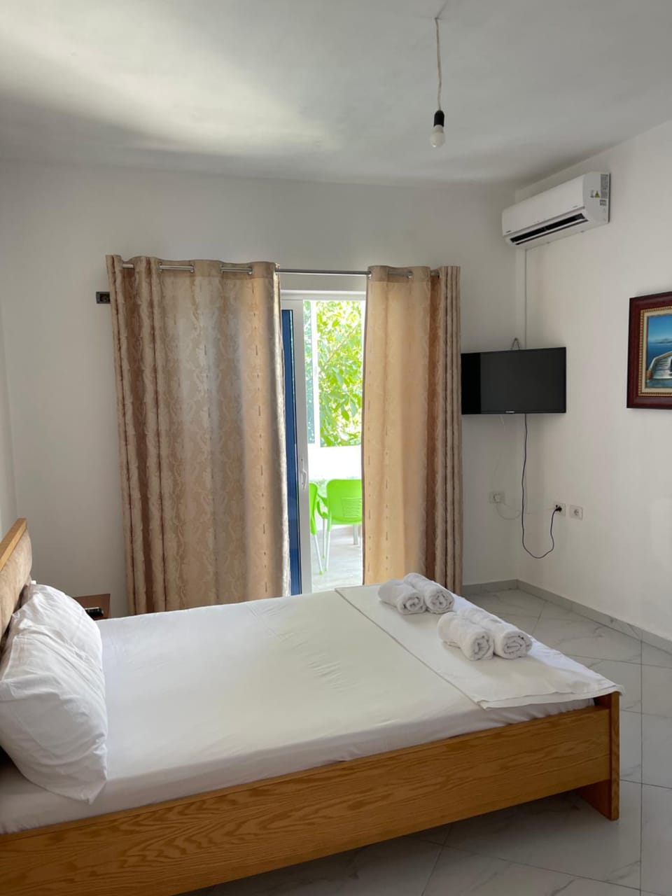 Olympia Guesthouse Bed and Breakfast in Ksamil