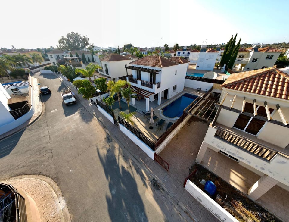 Neighbourhood, Bird's eye view, Street view